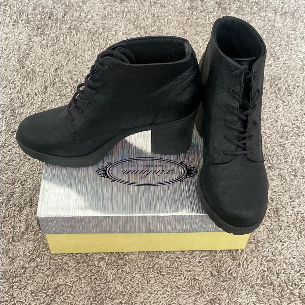 Elegant Black Ankle Boots